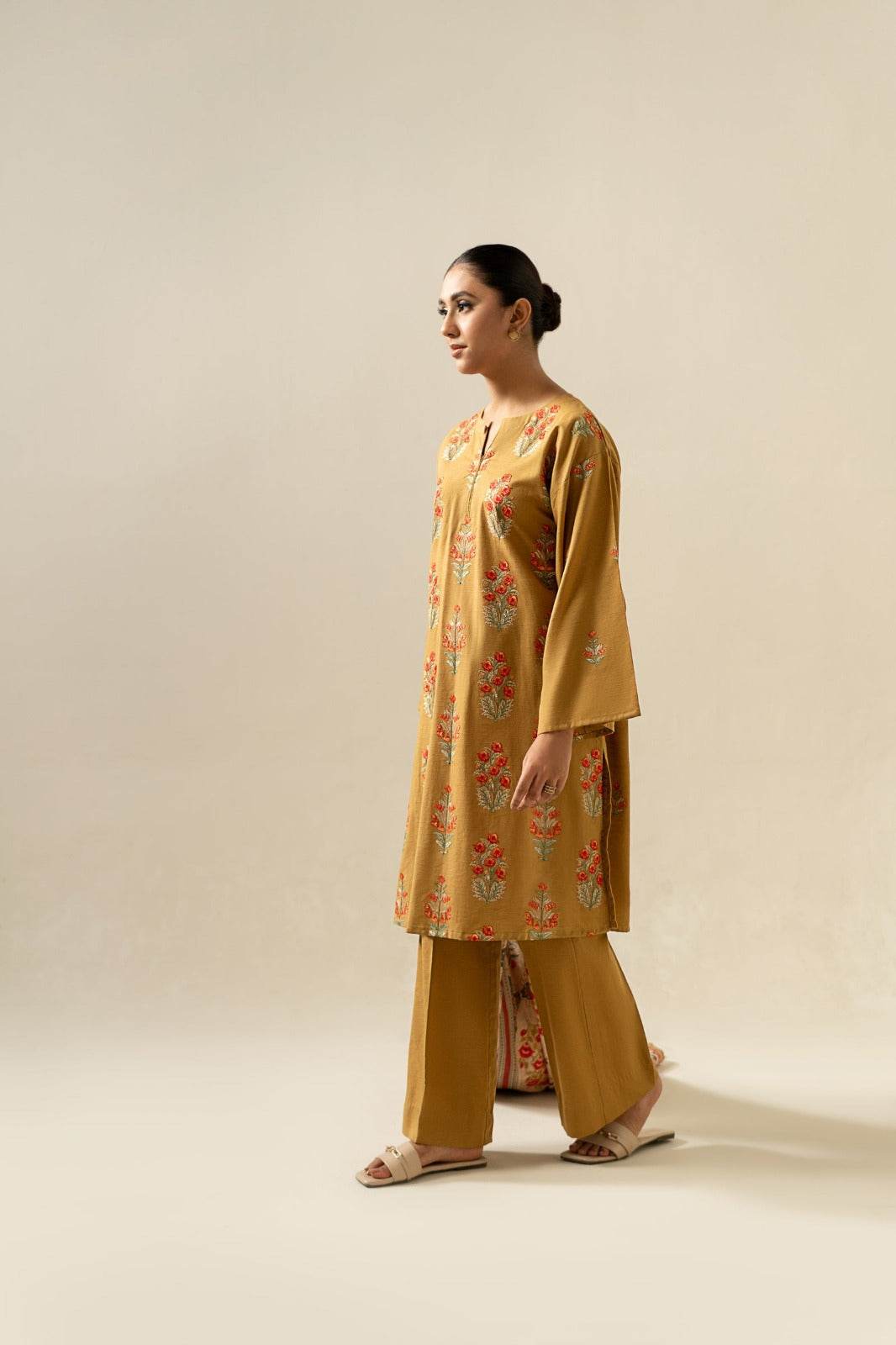 SAPPHIRE LAWN PREMIUM UNSTICH EMB 3PC - City Cloth House