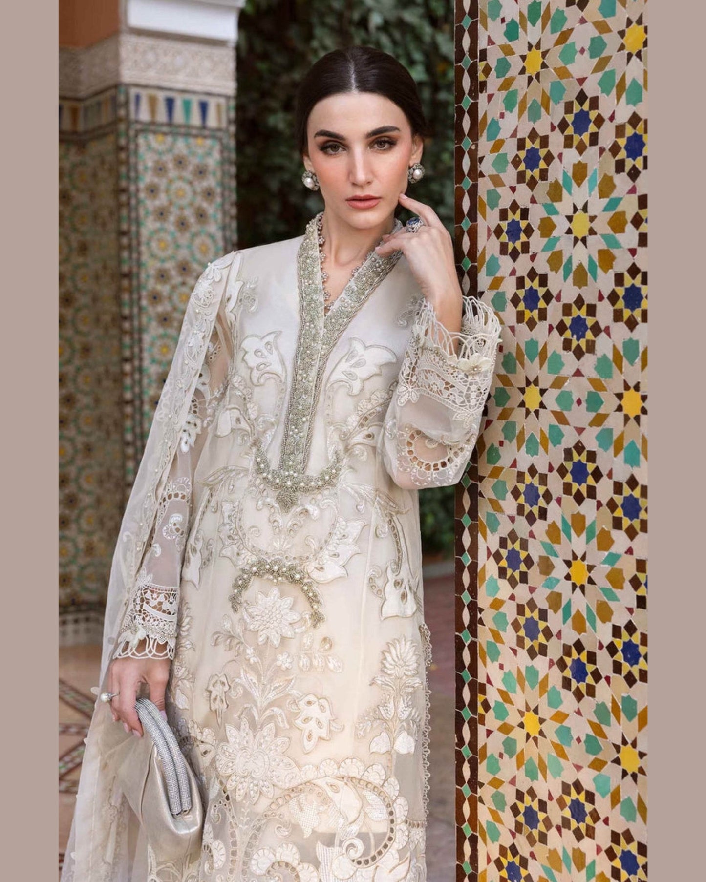 MARIA.B LAWN UNSTITCHED EMB 3PC 25’ (6-A) - City Cloth House
