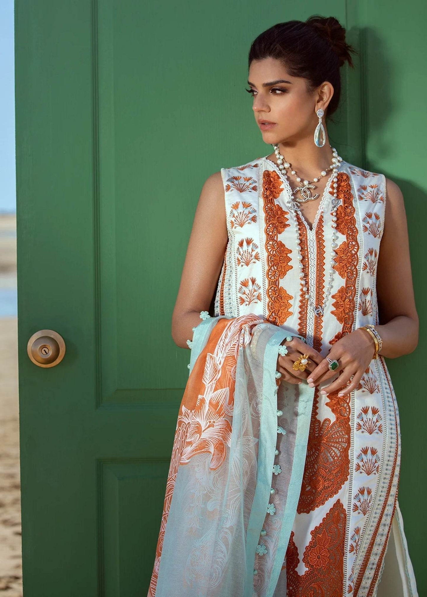MARIA.B LAWN UNSTICH EMB 3PC 22’ (D#1-A) - City Cloth House