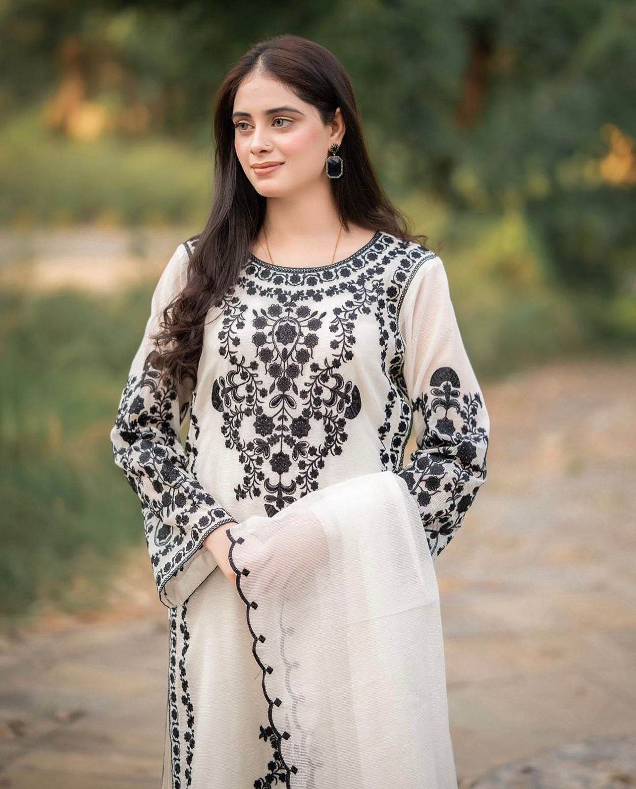 CITY FABRICS LAWN LUXURY UNSTICH EMB 3PC - City Cloth House