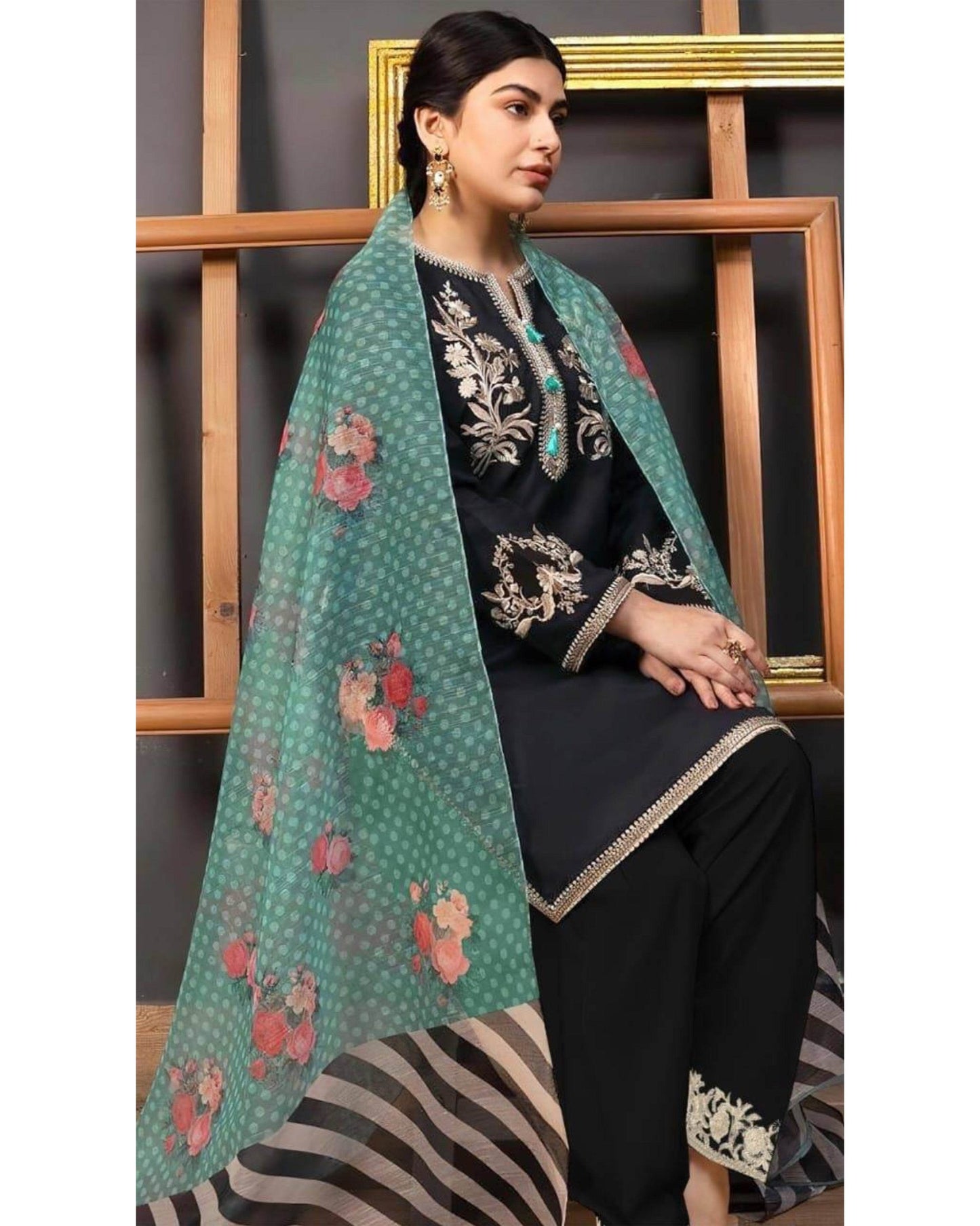 AISLING LAWN LUXURY UNSTITCHED EMB 3PC - City Cloth House