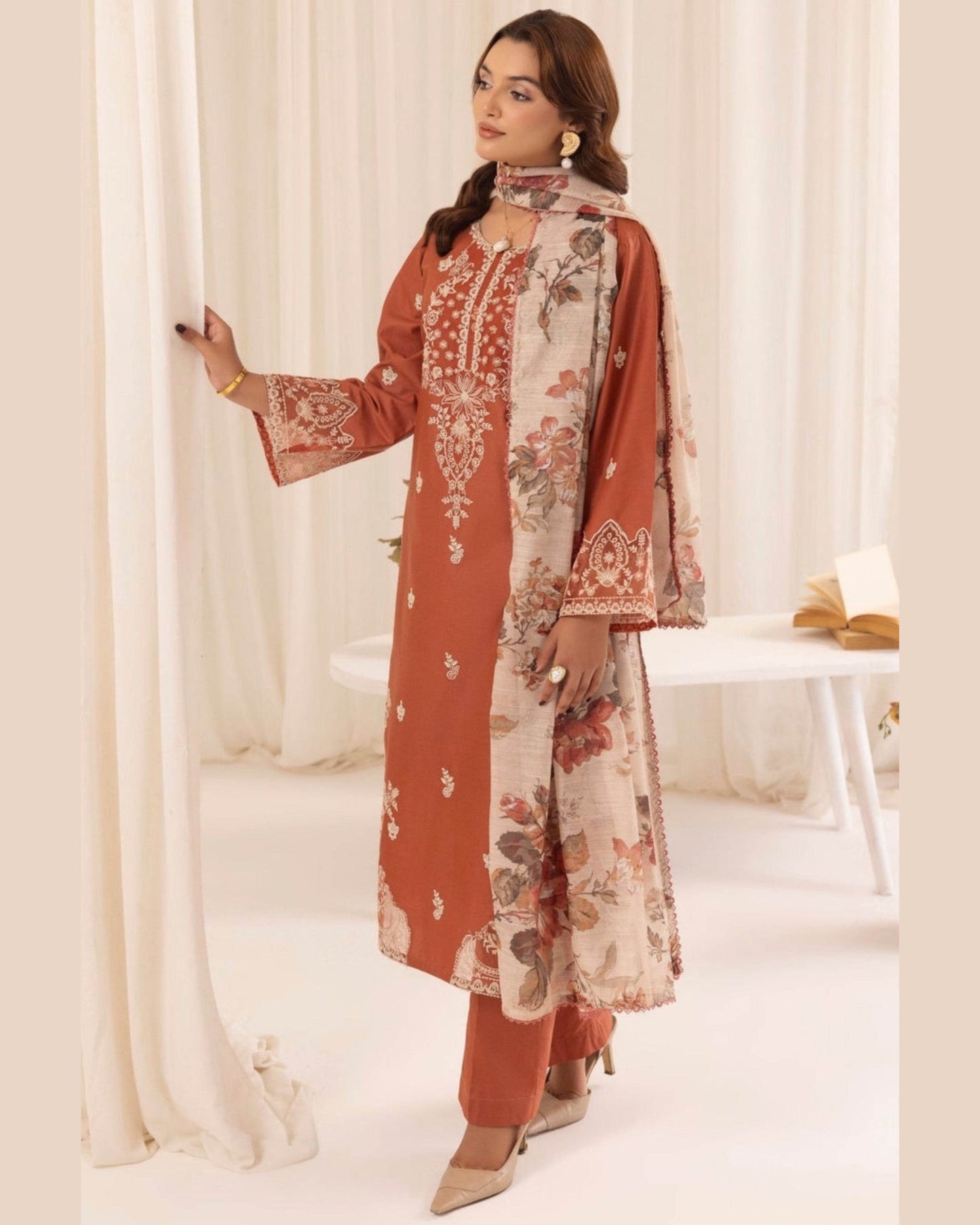 MOHAGNI LAWN PREMIUM UNSTITCHED EMB 3PC - City Cloth House