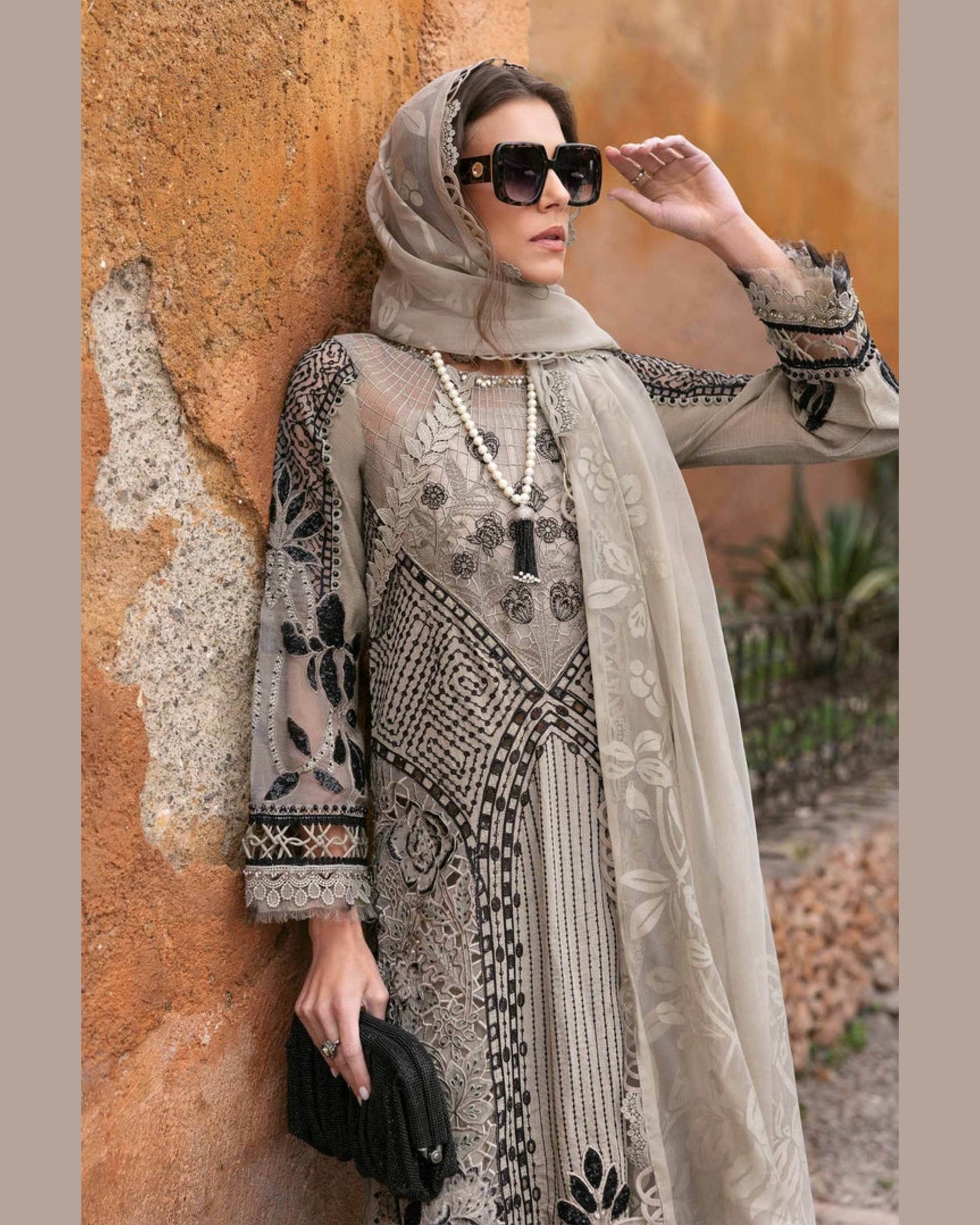 MARIA.B LAWN UNSTITCHED EMB 3PC 25’ (10-B) - City Cloth House