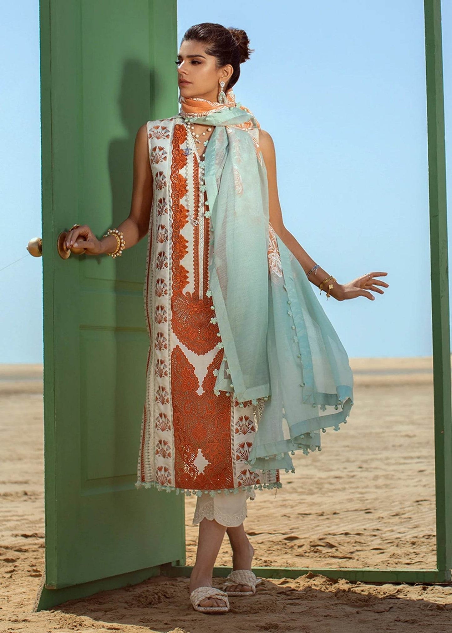 MARIA.B LAWN UNSTICH EMB 3PC 22’ (D#1-A) - City Cloth House