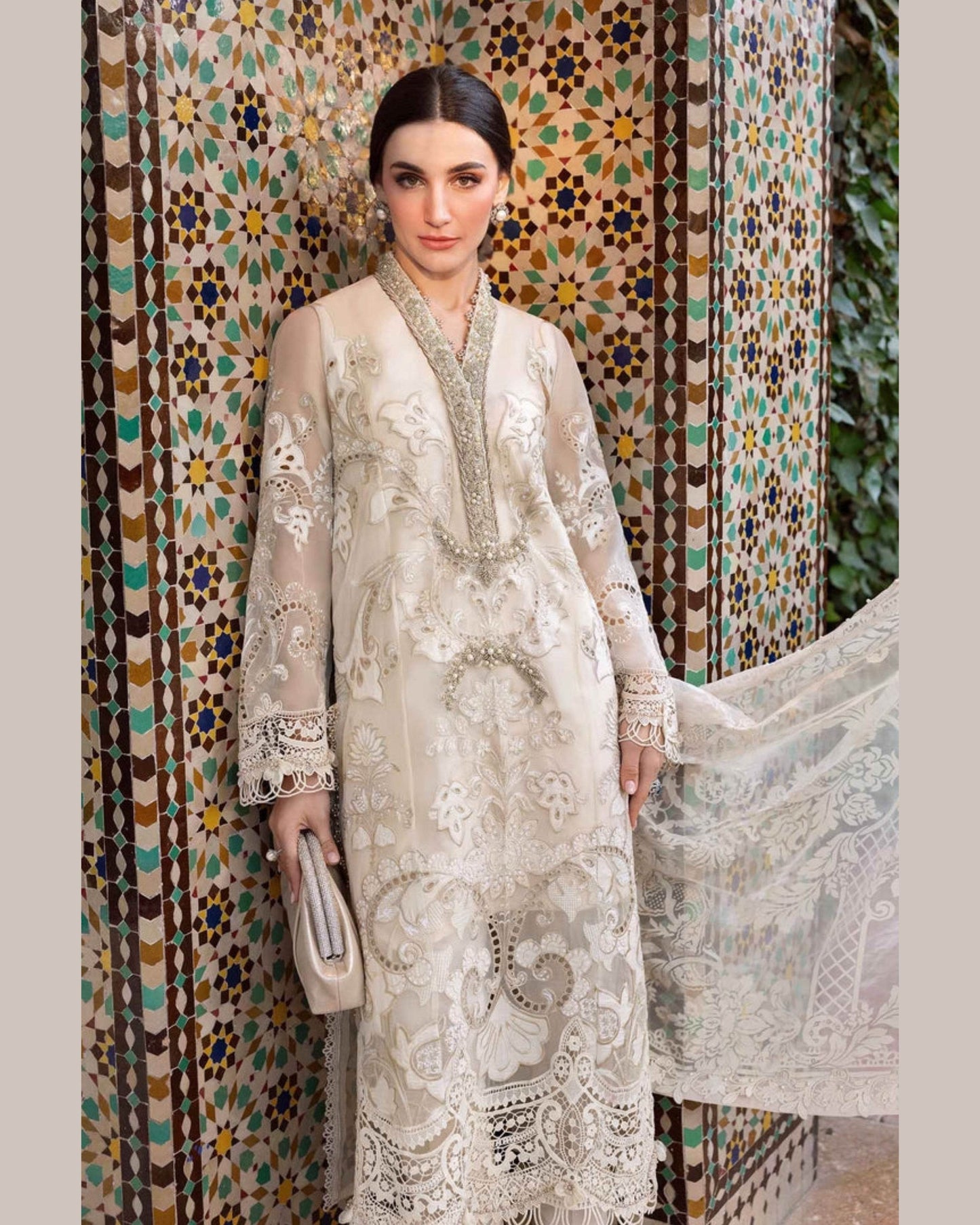 MARIA.B LAWN UNSTITCHED EMB 3PC 25’ (6-A) - City Cloth House
