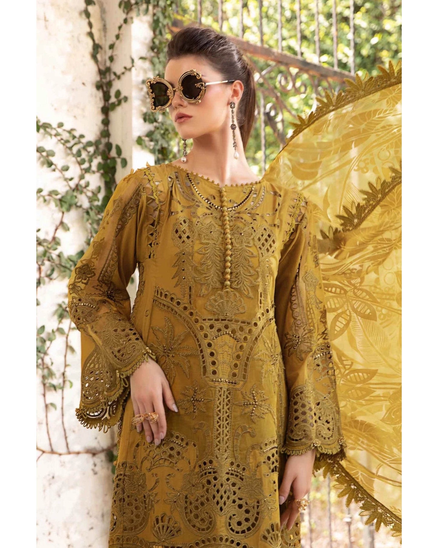 MARIA.B LAWN LUXURY UNSTITCHED EMB 3PC 24’(D-5) - City Cloth House