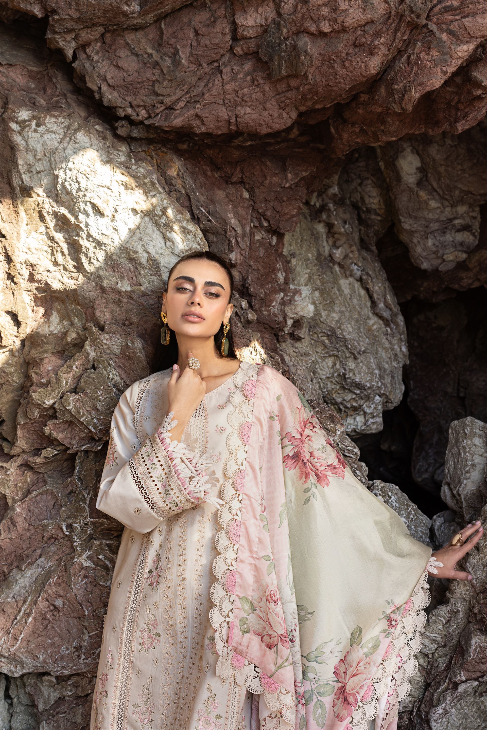 AKBA ASLAM LAWN PREMIUM UNSTITCHED EMB 3PC