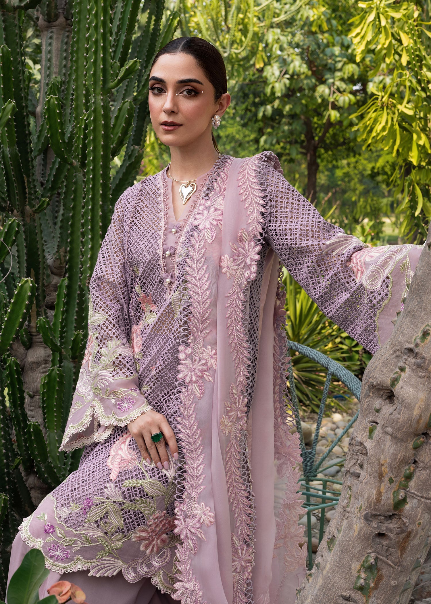 CRIMSON LAWN LUXURY UNSTITCHED D-6B EMB 3PC