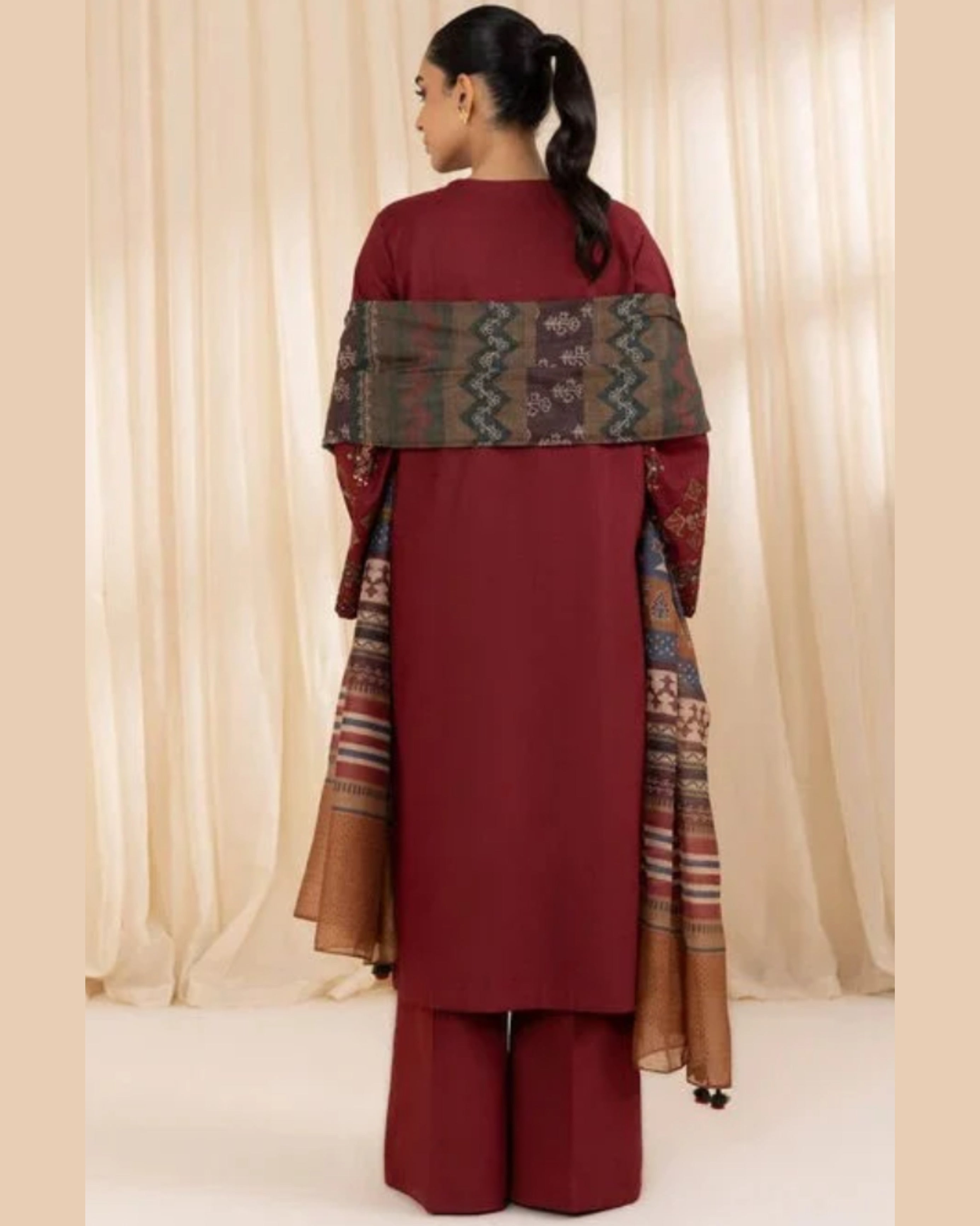 SAPPHIRE LAWN UNSTITCHED EMB 3PC