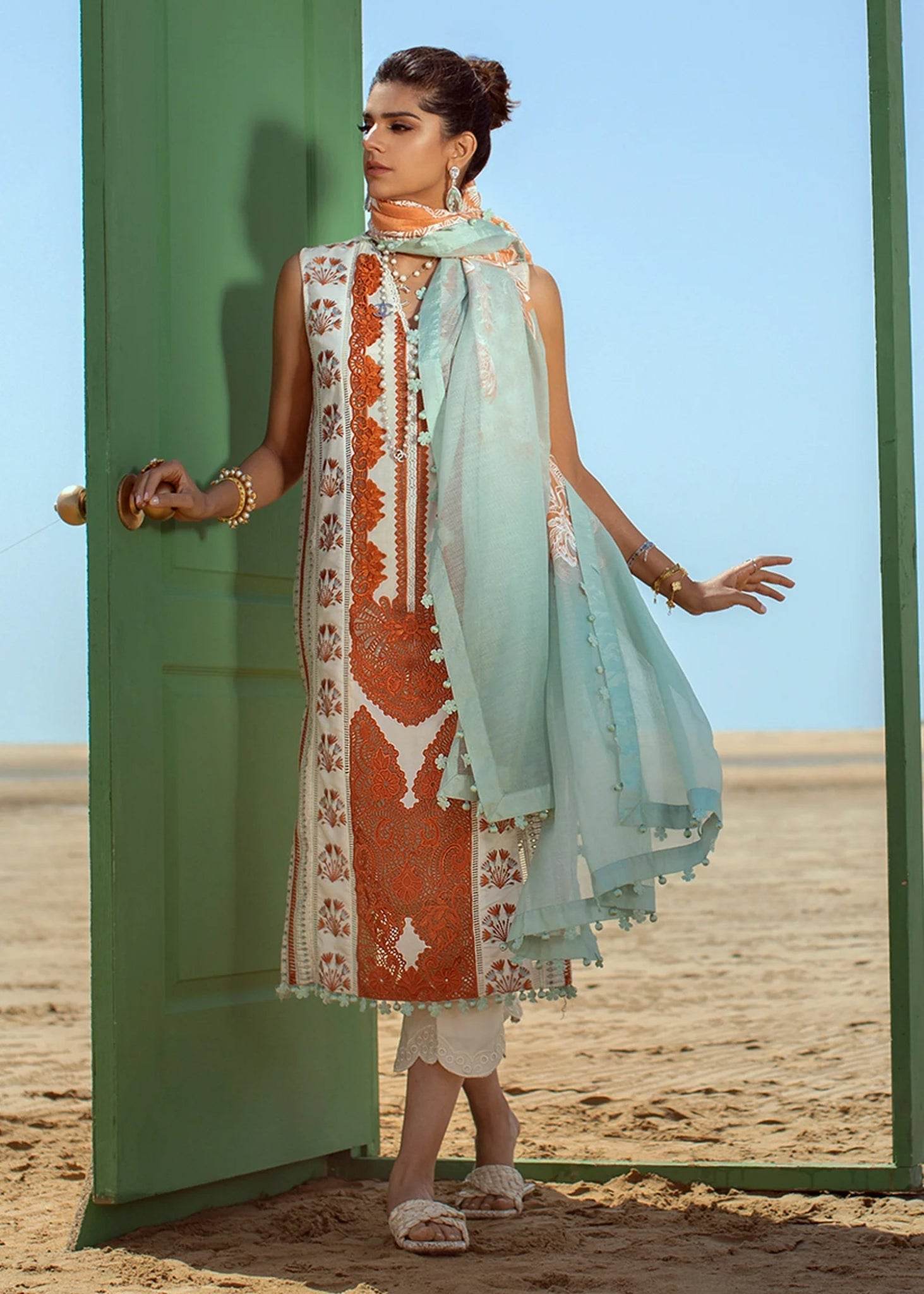 MARIA.B LAWN UNSTICH EMB 3PC 22’ (D#1-A) - City Cloth House