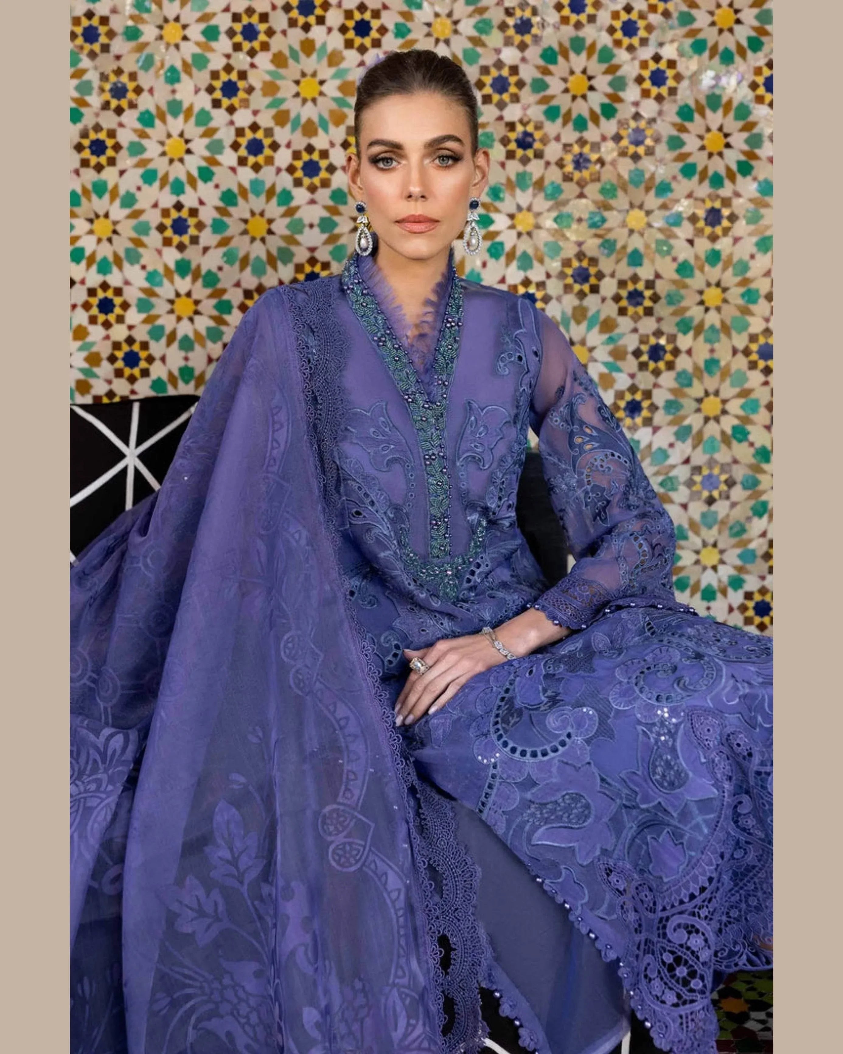 MARIA.B LAWN LUXURY UNSTITCH EMB 3PC 25’ (6-B) - City Cloth House