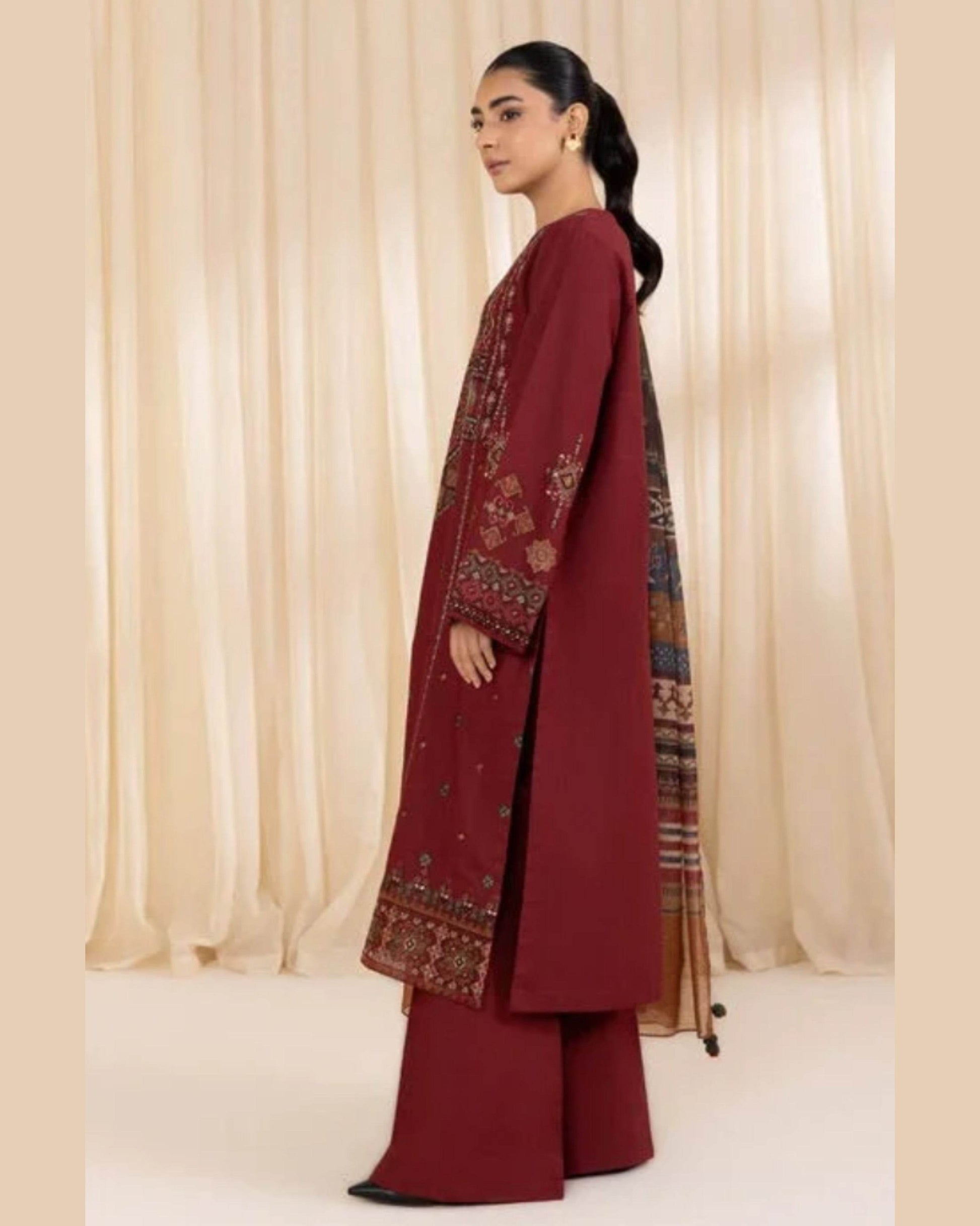 SAPPHIRE LAWN LUXURY UNSTITCHED EMB 3PC - City Cloth House