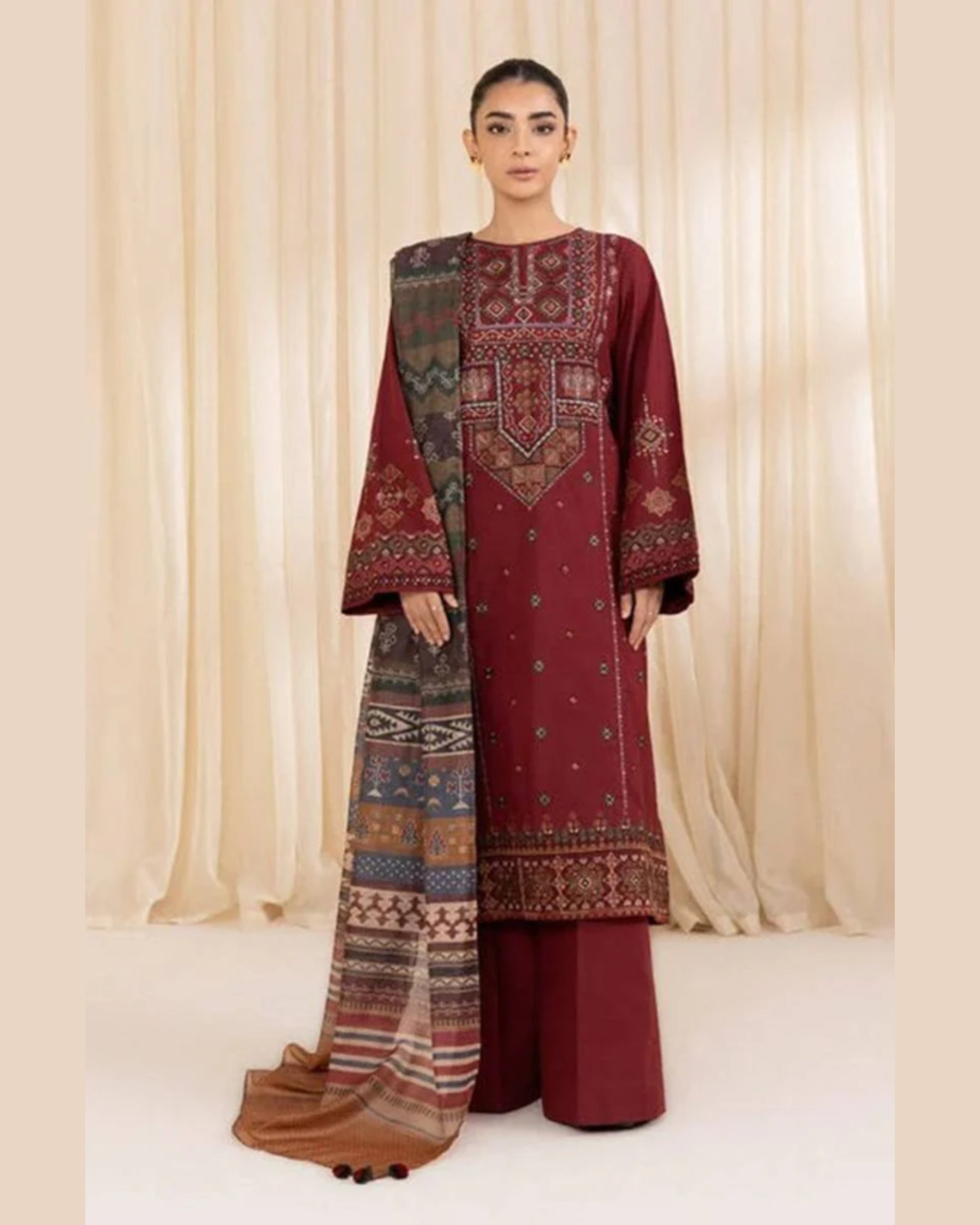 SAPPHIRE LAWN UNSTITCHED EMB 3PC