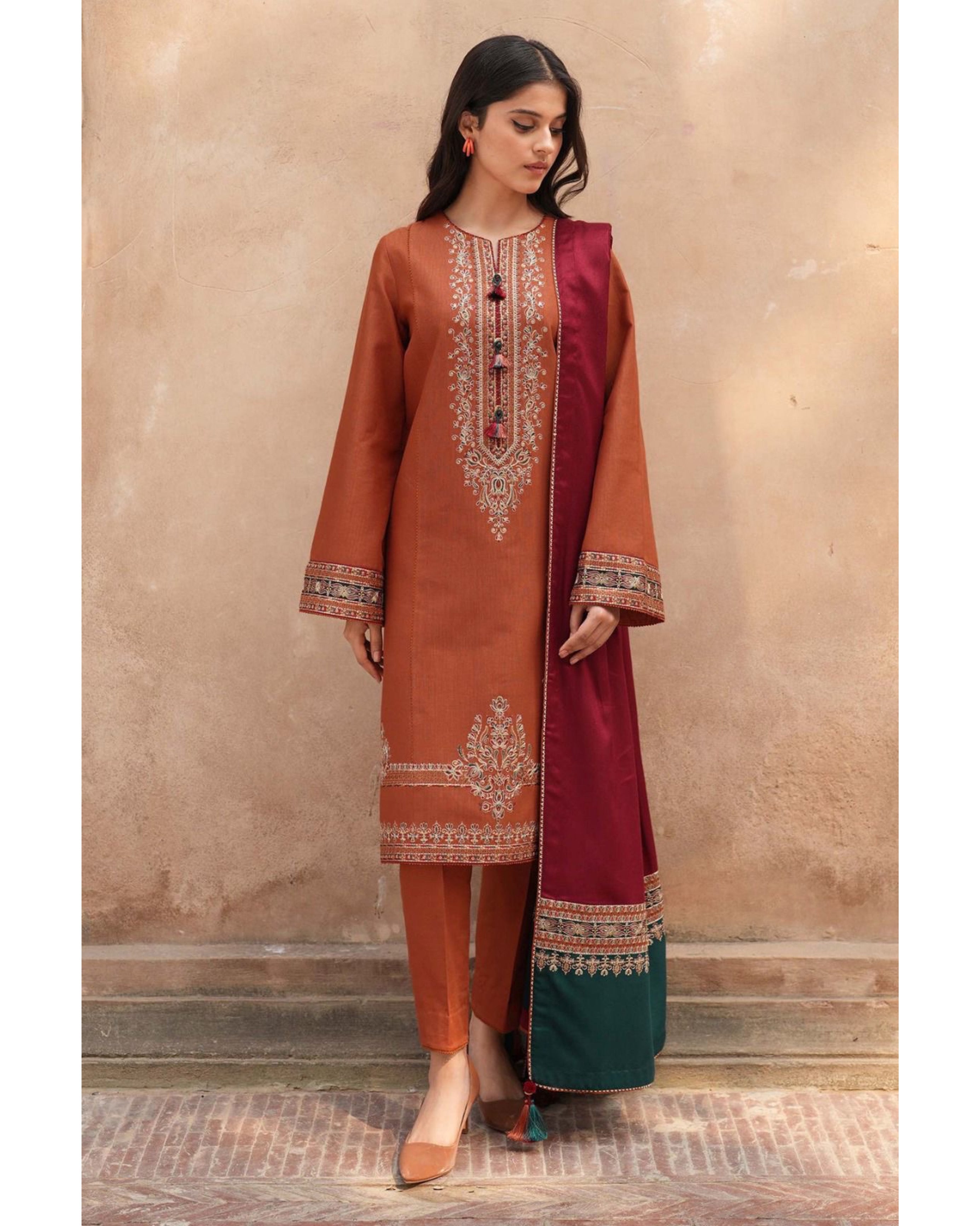 JAZMIN LAWN UNSTITCHED EMB 3PC